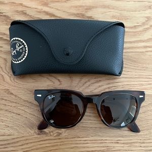 Wayfarer Meteor Classic Ray-Ban Sunglasses